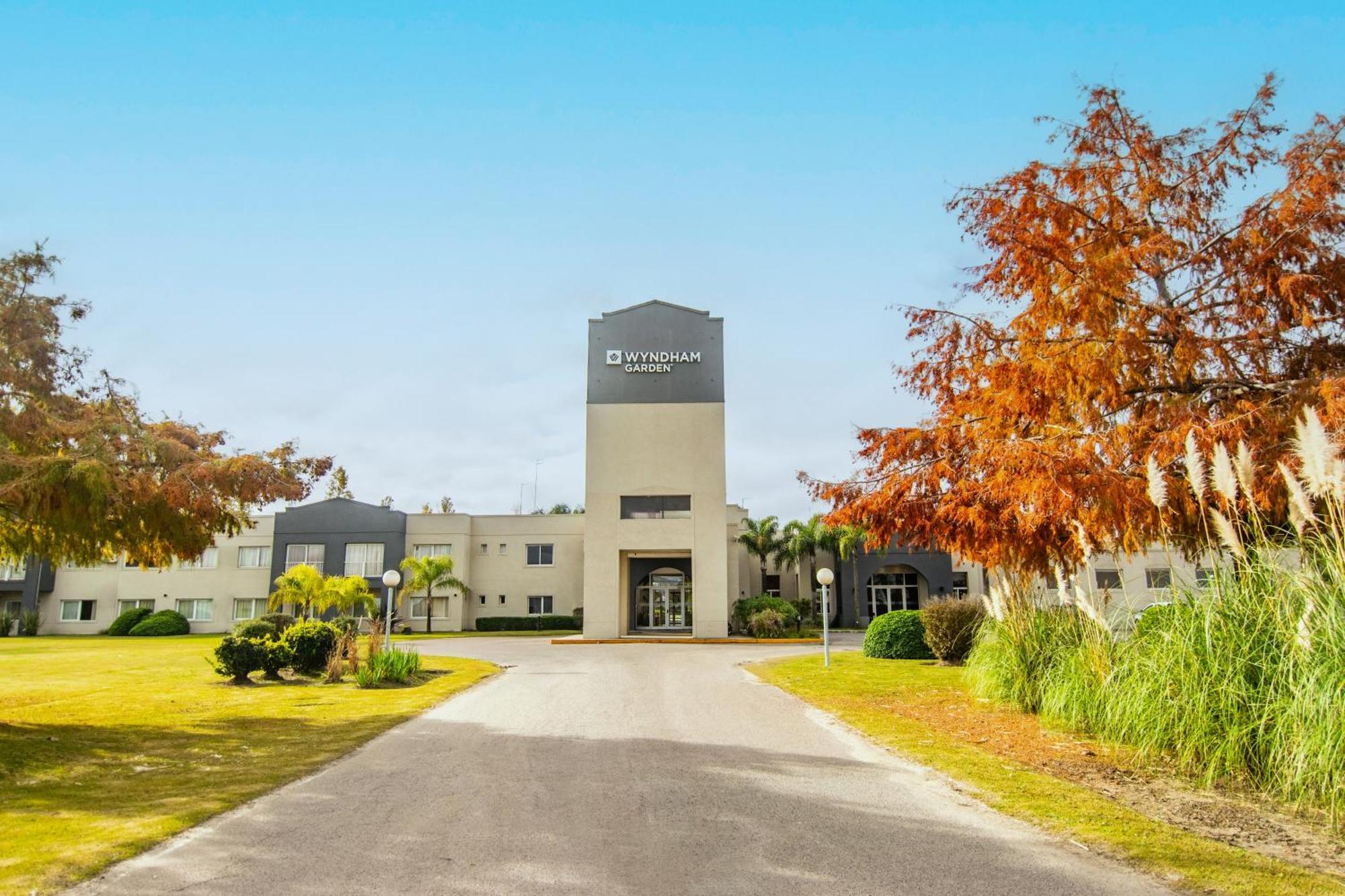 Wyndham Garden Campana Hotel Luaran gambar