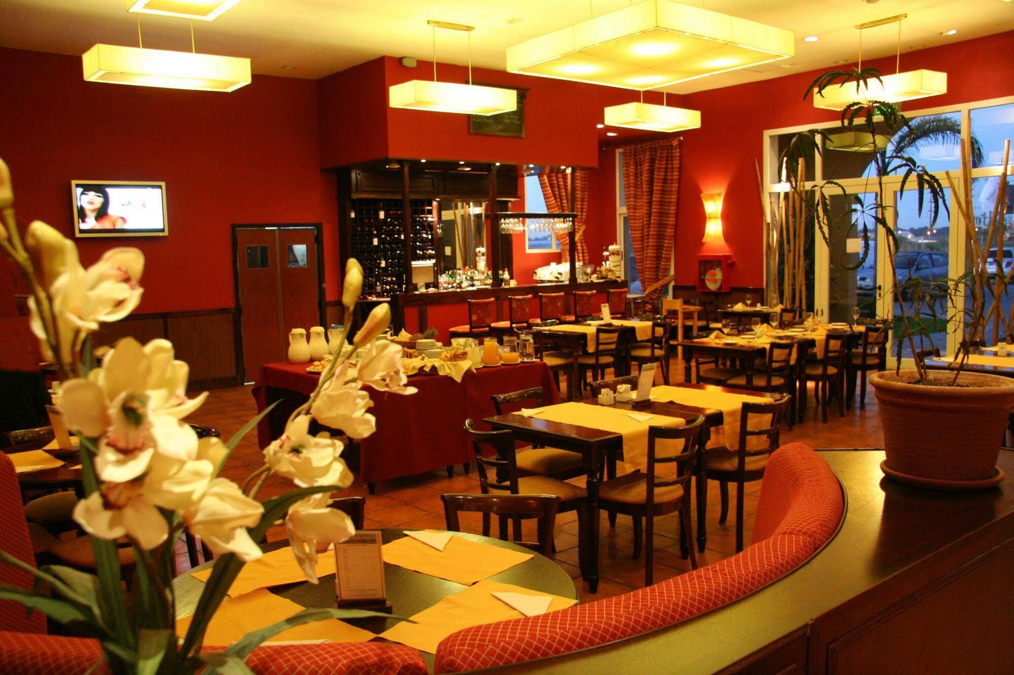 Wyndham Garden Campana Hotel Luaran gambar